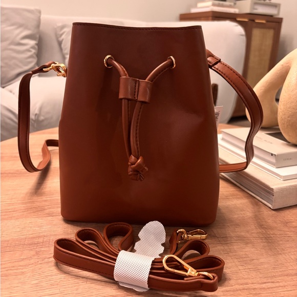 GAP Vegan Leather Bucket Bag in Arrow Brown - Picture 4 of 5